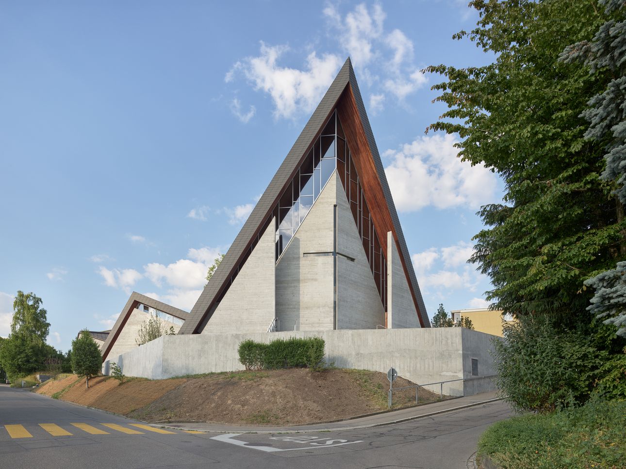 Katholische Kirche St. Paulus von aussen