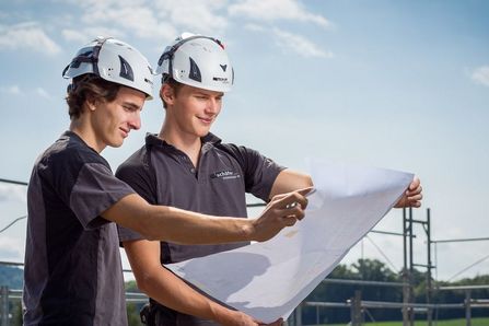 Unsere Fachleute sind für Sie da. Holzbau nach Mass.