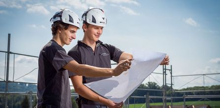Unsere Fachleute sind für Sie da. Holzbau nach Mass.