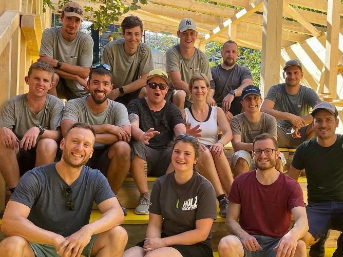 Das Team von Baden dampft und unsere Zimmerleute 