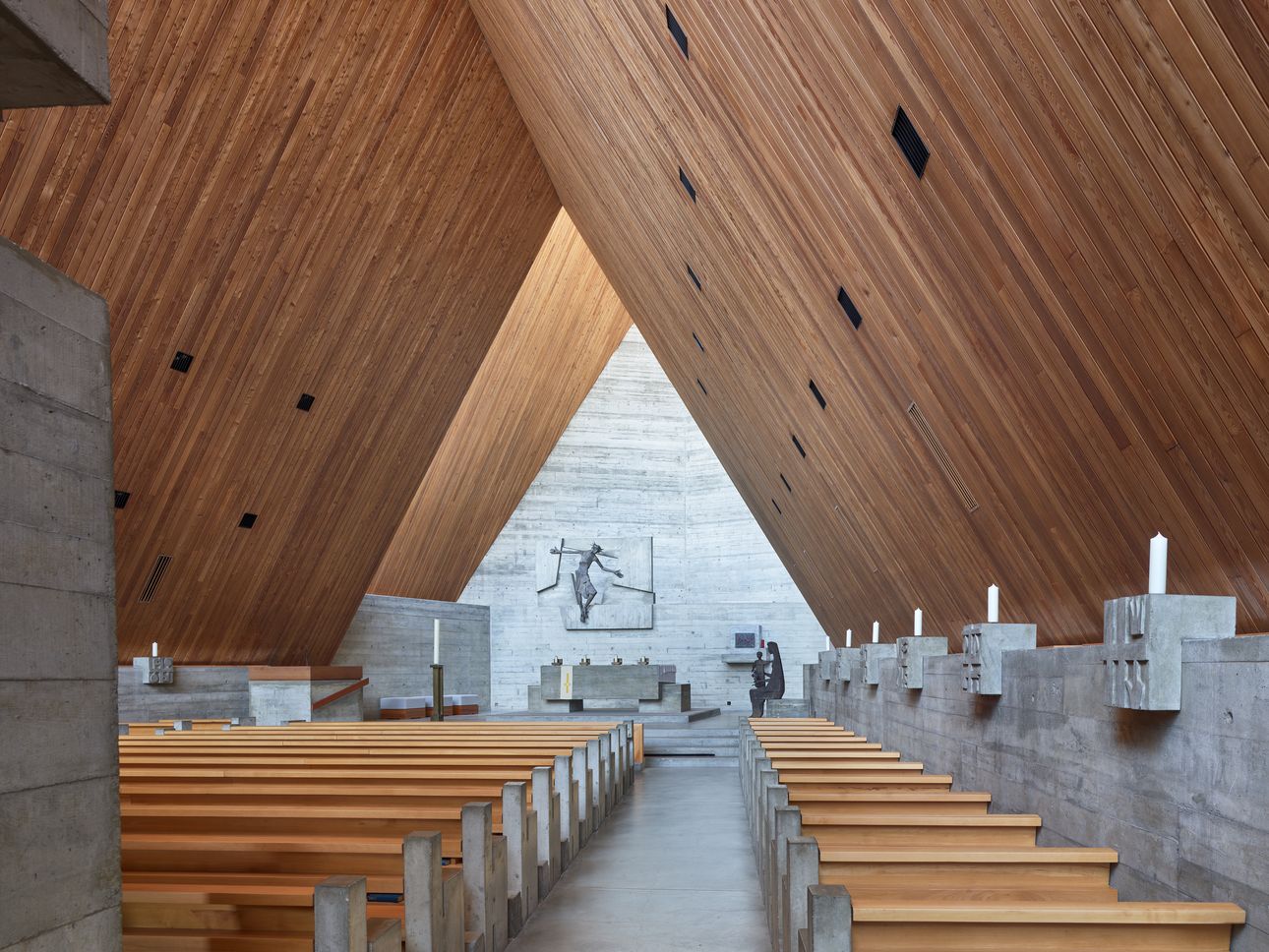 Katholische Kirche St. Paulus von innen